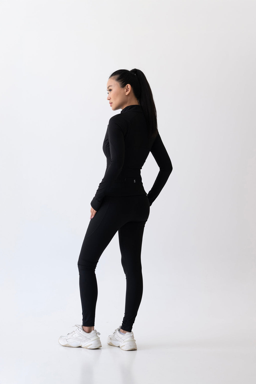 The Contour Zip